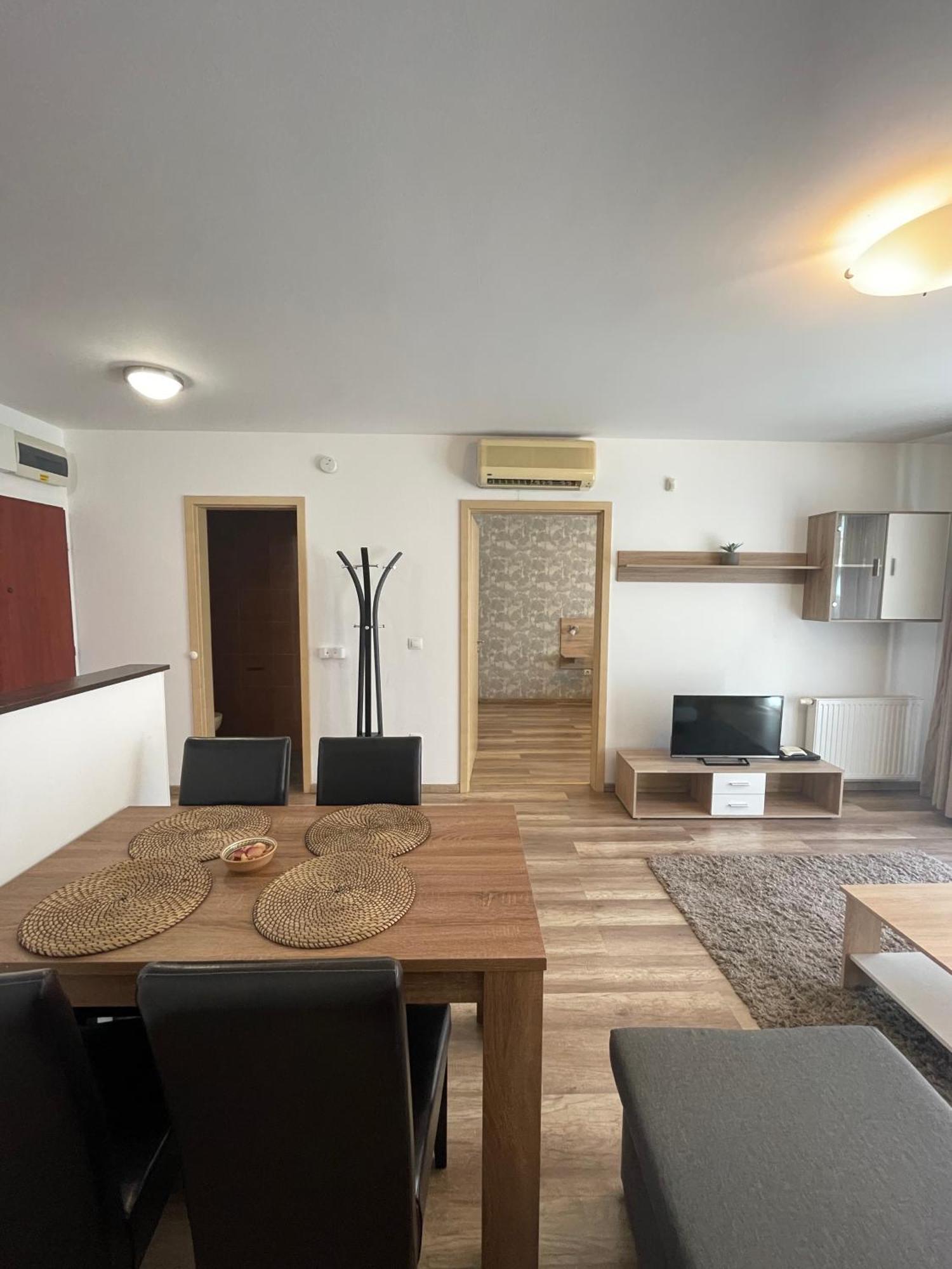 Midtown - Easy Check-in&parking Apartamento Budapest